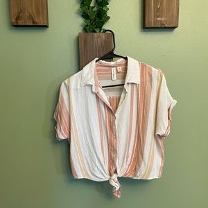 Short Sleeve Crop Button Up Top